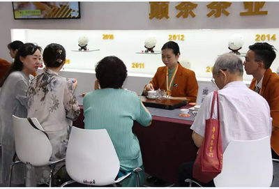 2019春季茶博會(huì)隆重開(kāi)幕，現(xiàn)場(chǎng)直擊巔茶茶館與倉(cāng)儲(chǔ)服務(wù)新體驗(yàn)